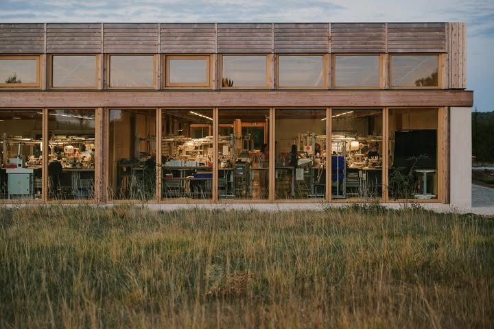 No photo description available.