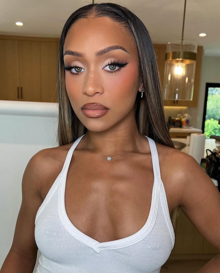 No photo description available.