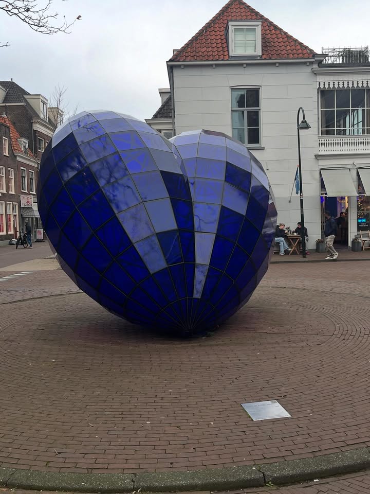 May be an image of heart, Rijksmuseum and text