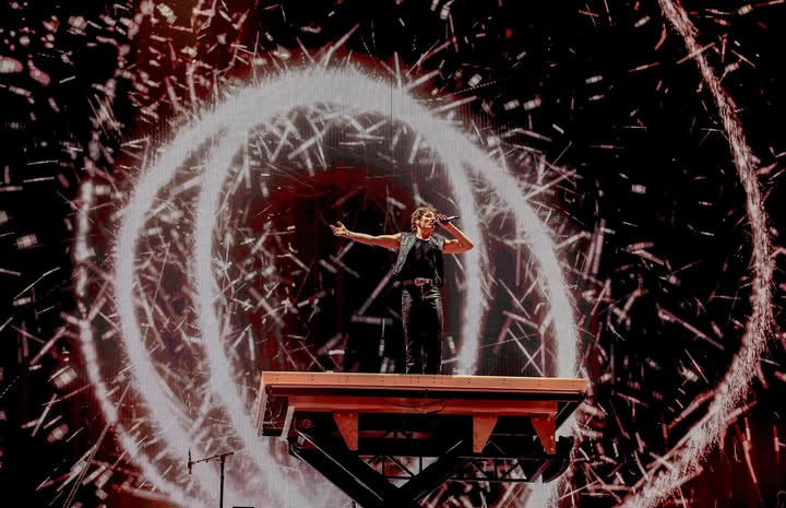 No photo description available.