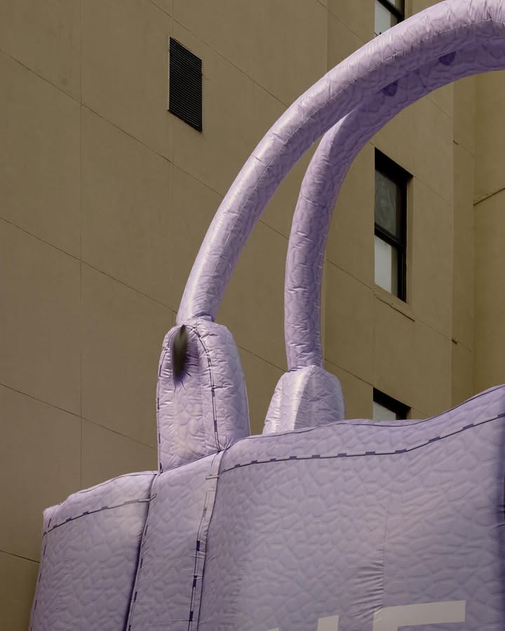 No photo description available.