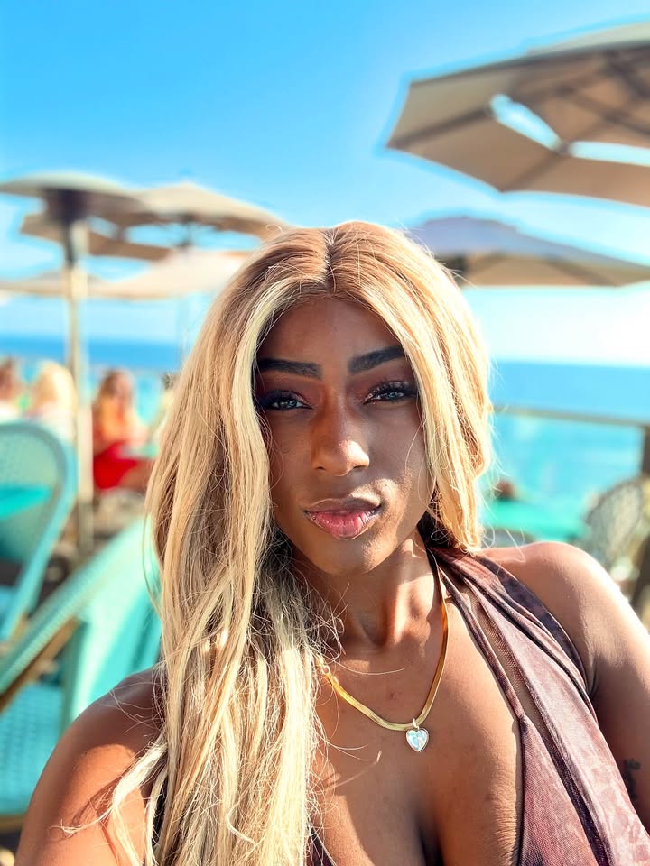 No photo description available.