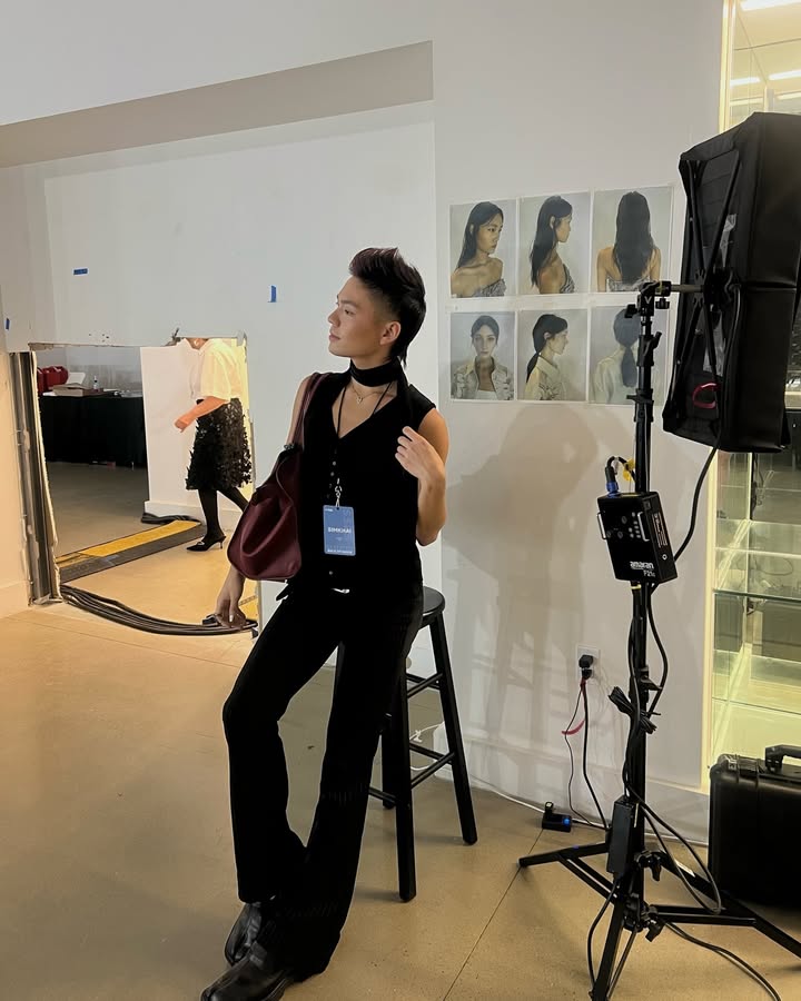 No photo description available.