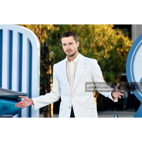 No photo description available.