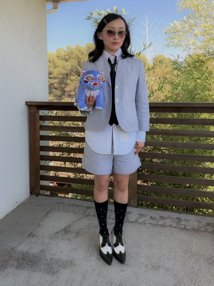 No photo description available.