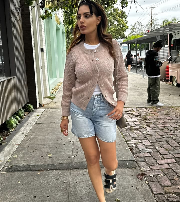 No photo description available.