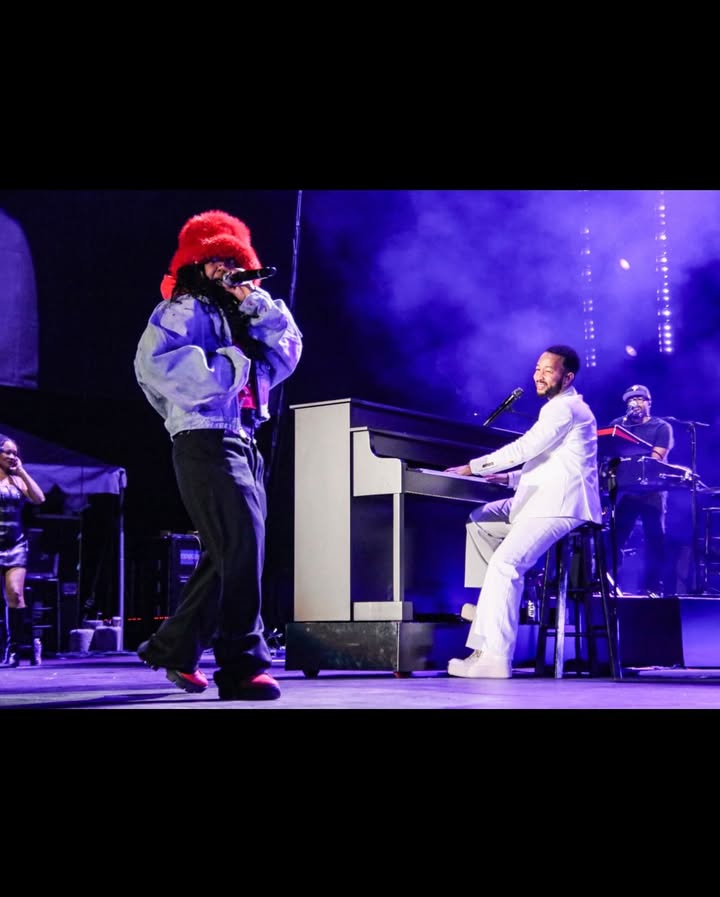 May be an image of piano, saxophone, microphone and concert