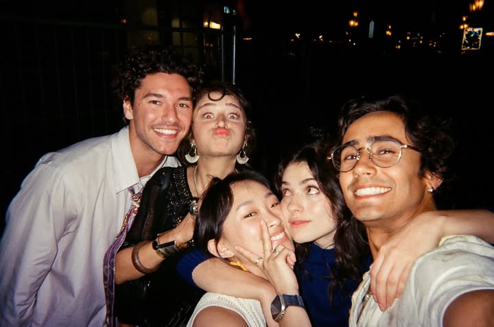 No photo description available.