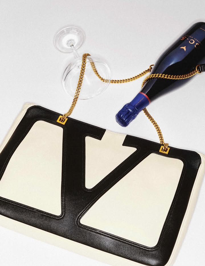 No photo description available.