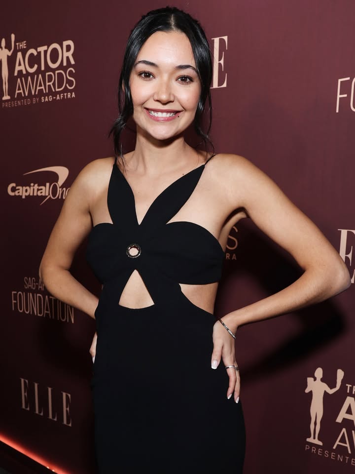 May be an image of one or more people, makeup, dress, carpet, halter top and text that says 'ACTOR AWARDS SAG-AFTRA E F CapitalOn 十 A ㅗ'