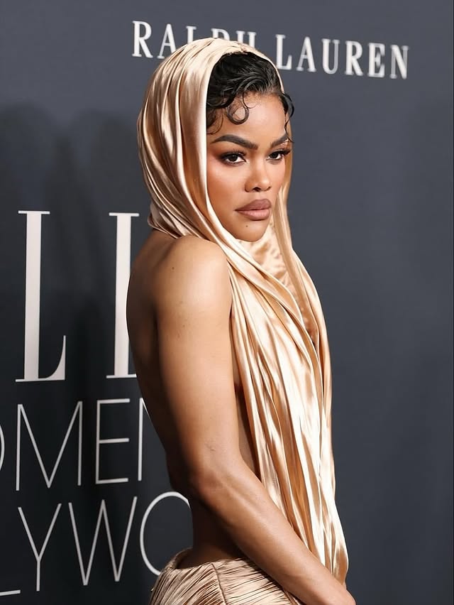 May be an image of one or more people, makeup, headscarf and text that says 'RALDU RALAULAUREN RAI LAUREN LI L ΕΙ YWC'