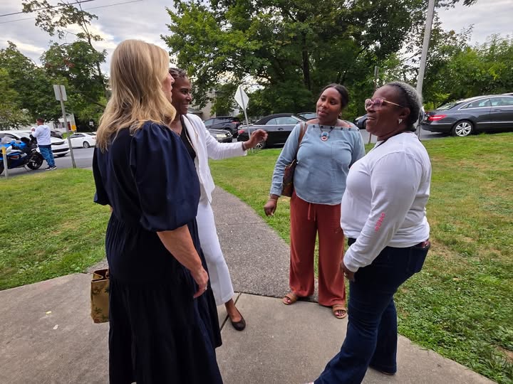 No photo description available.