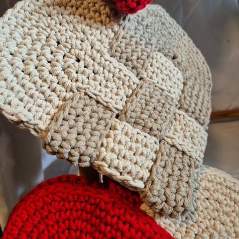 No photo description available.