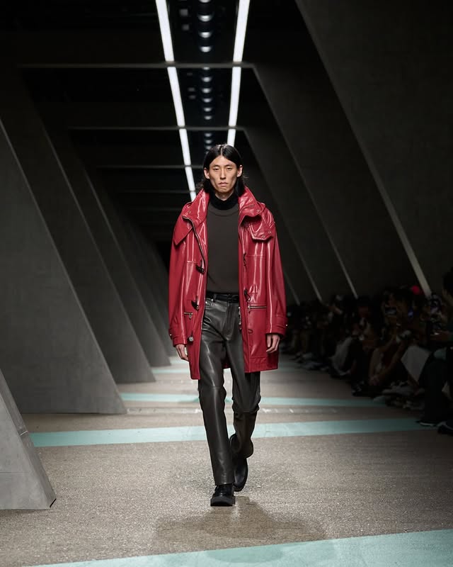 No photo description available.