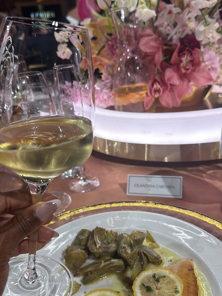 May be an image of wine glass and text that says 'OLANDRIA OLANDRIA OLANDRIACARTHEN CARTI CARTHEN'