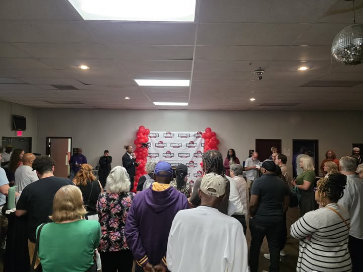 No photo description available.