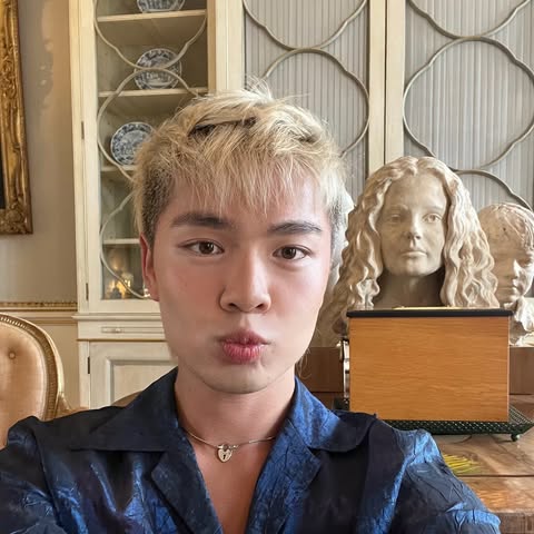 No photo description available.