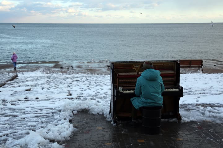 No photo description available.