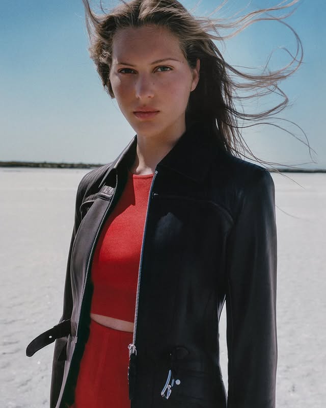 No photo description available.