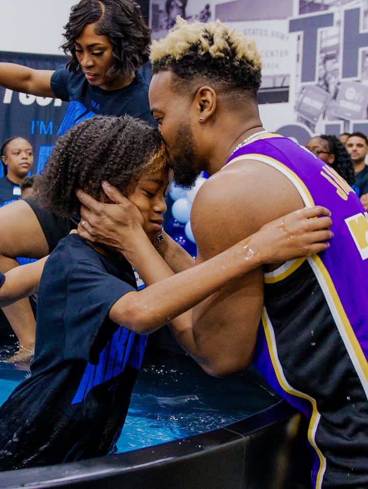 No photo description available.