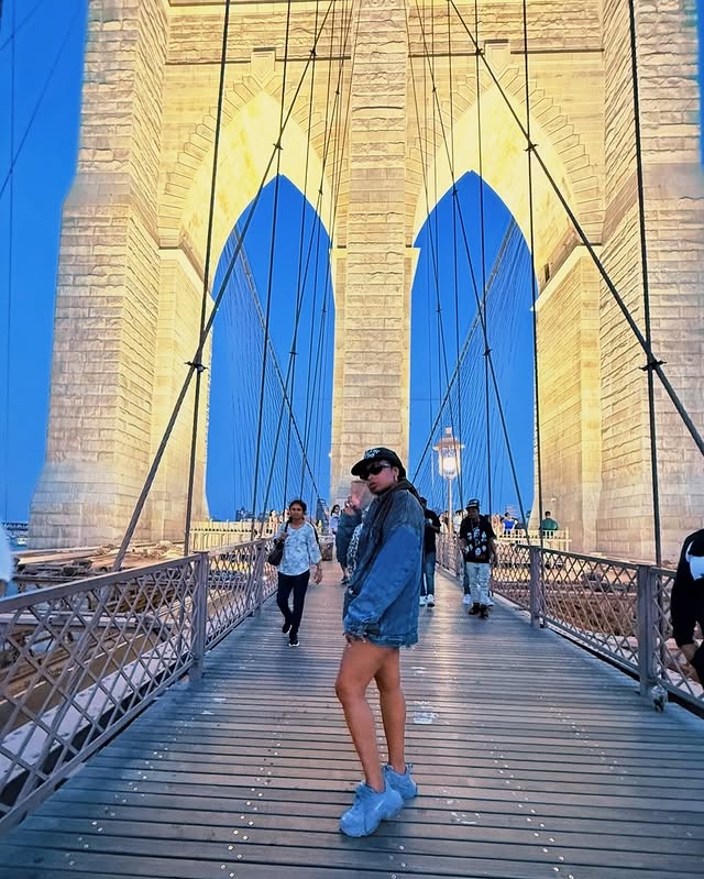 No photo description available.