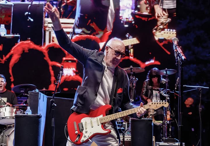 No photo description available.