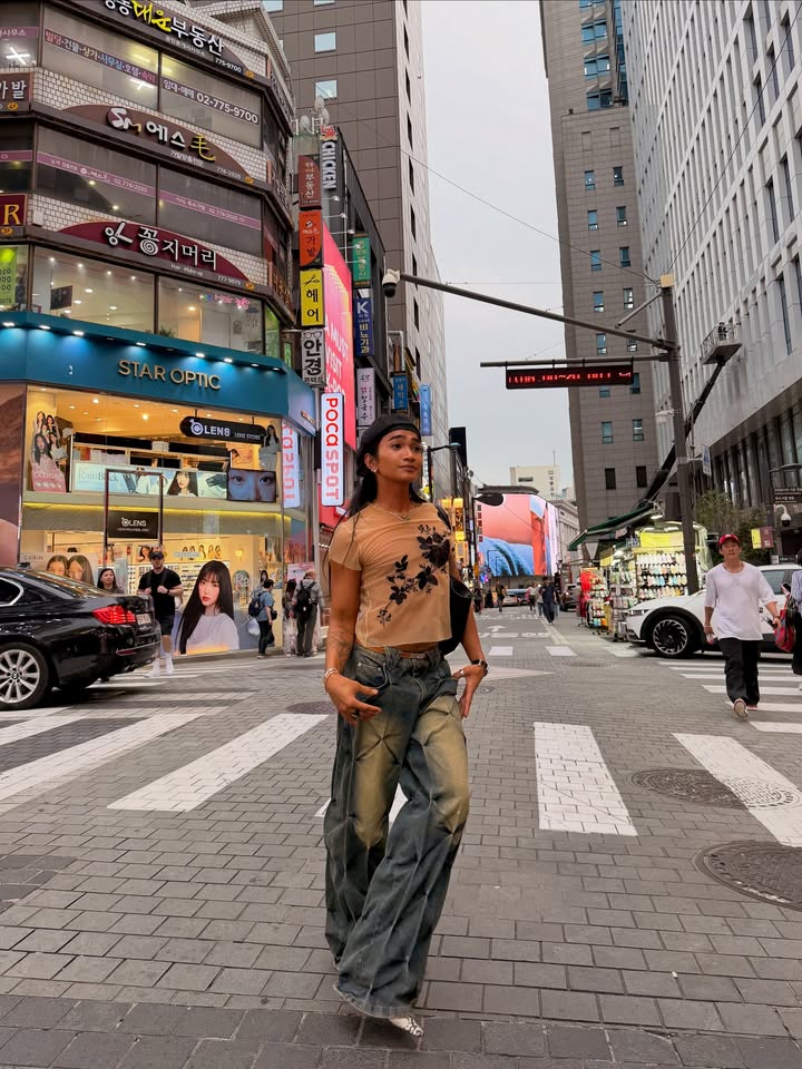 No photo description available.