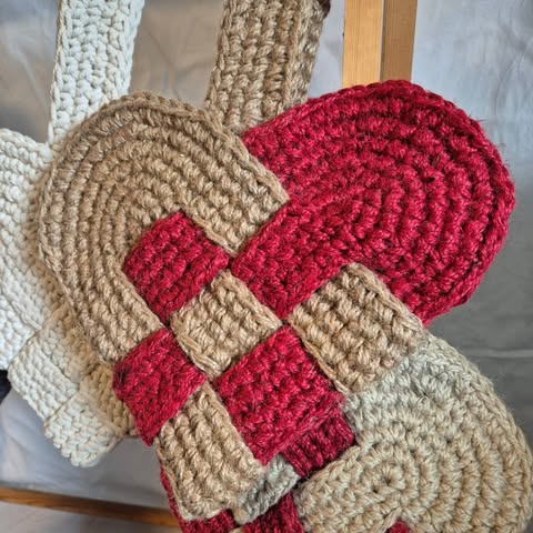 No photo description available.