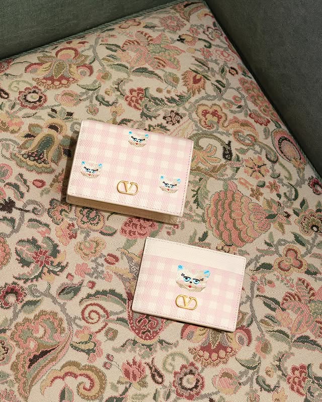 May be an image of bathmat, placemat, carpet and mouse pad