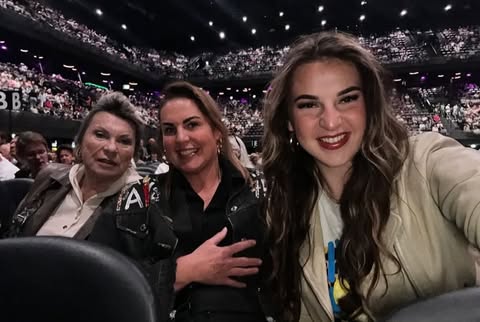 No photo description available.