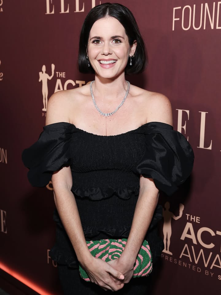 May be an image of one or more people, makeup, carpet and text