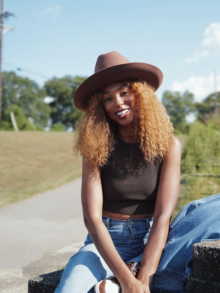 No photo description available.