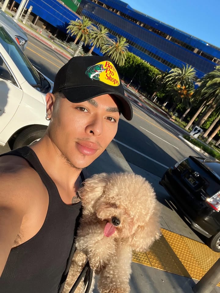 No photo description available.