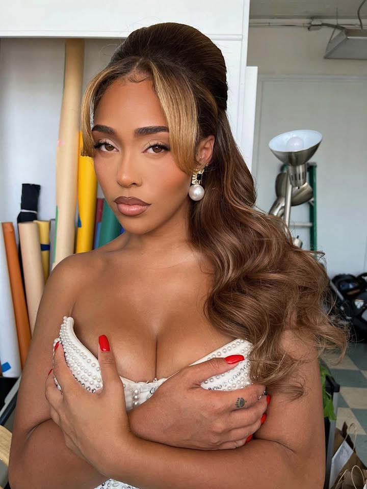 No photo description available.