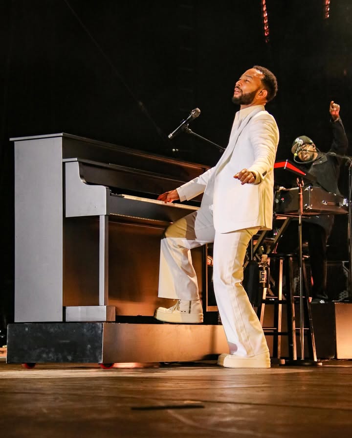 May be an image of piano, saxophone, microphone and concert