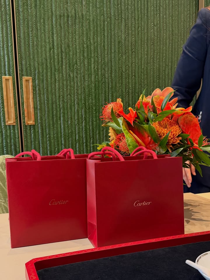 No photo description available.