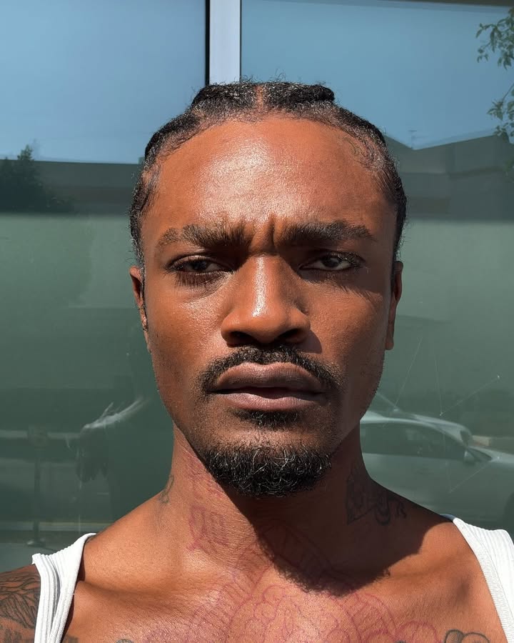 No photo description available.