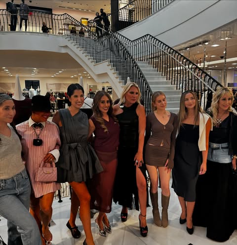 No photo description available.