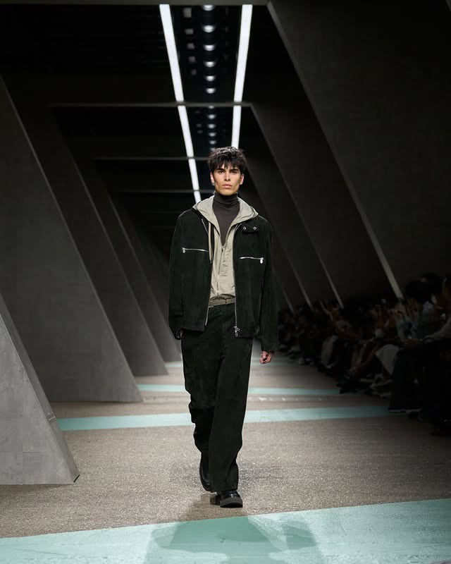 No photo description available.