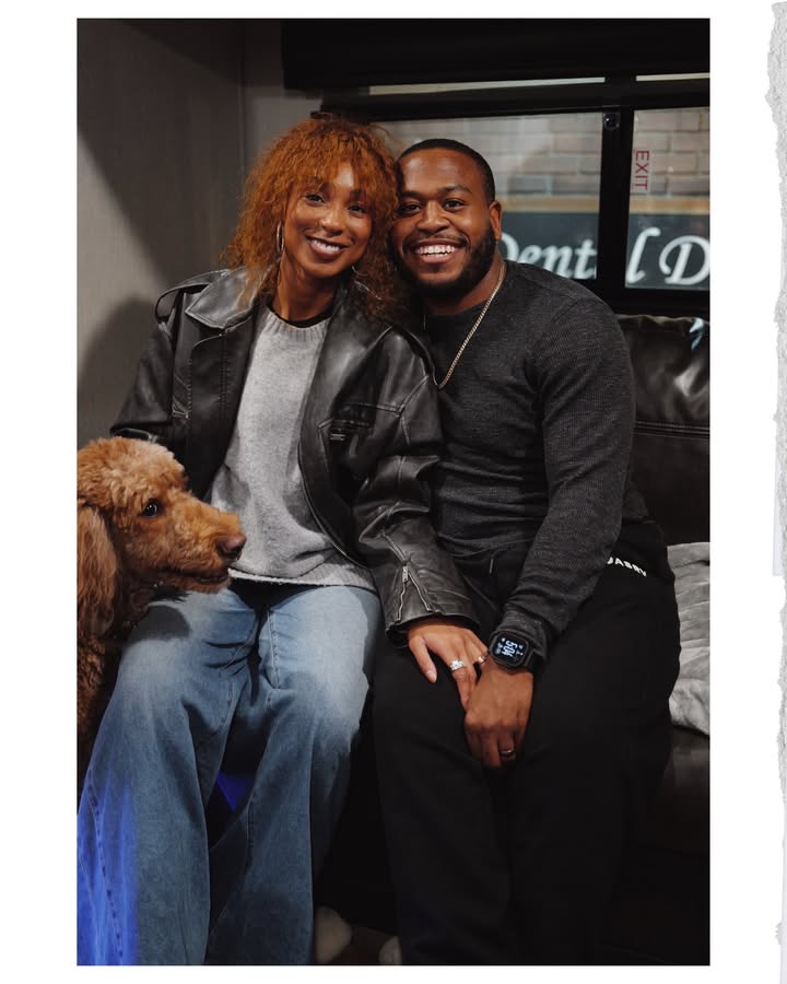 May be an image of text that says 'Gae ont [A JASNN'