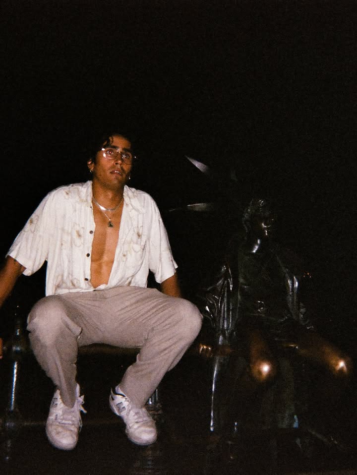 No photo description available.