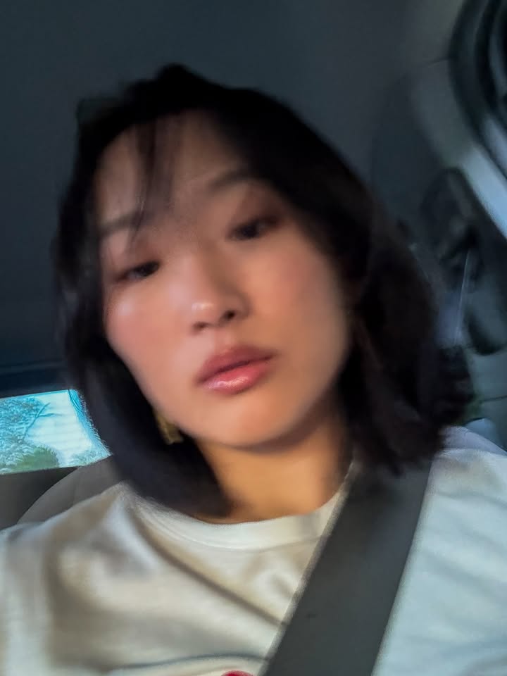 No photo description available.