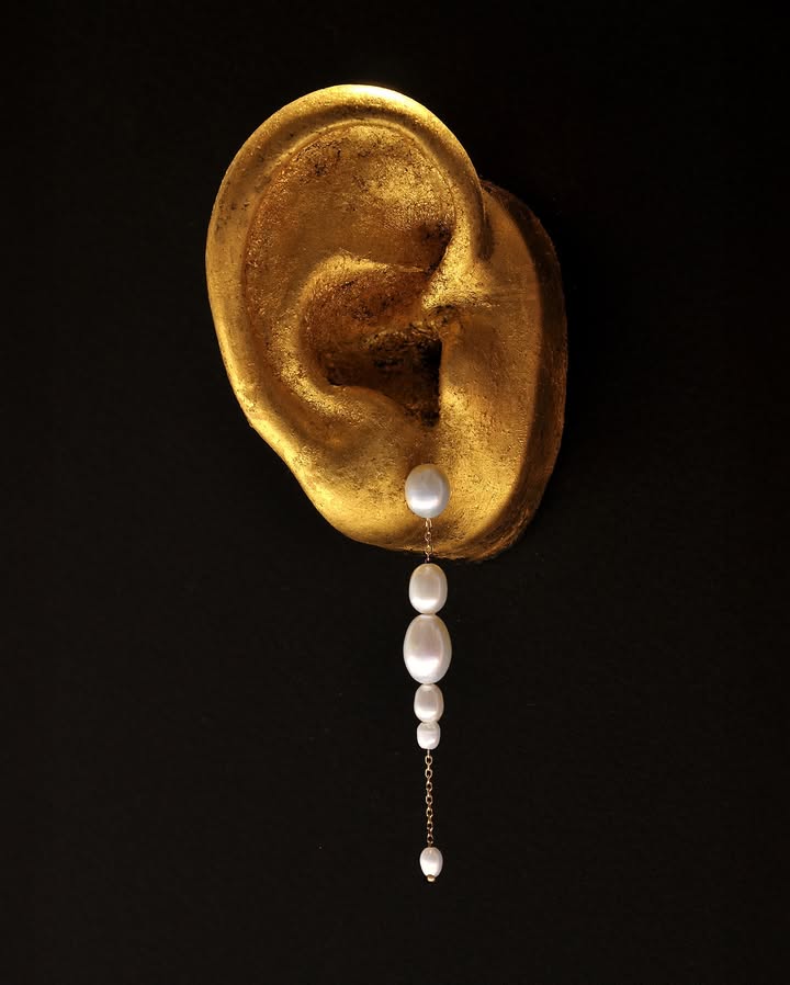 No photo description available.