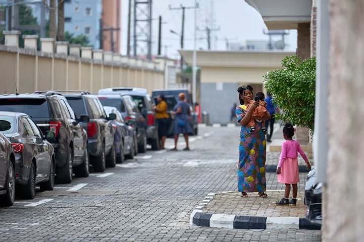 No photo description available.