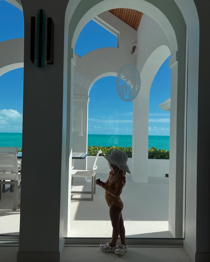 No photo description available.