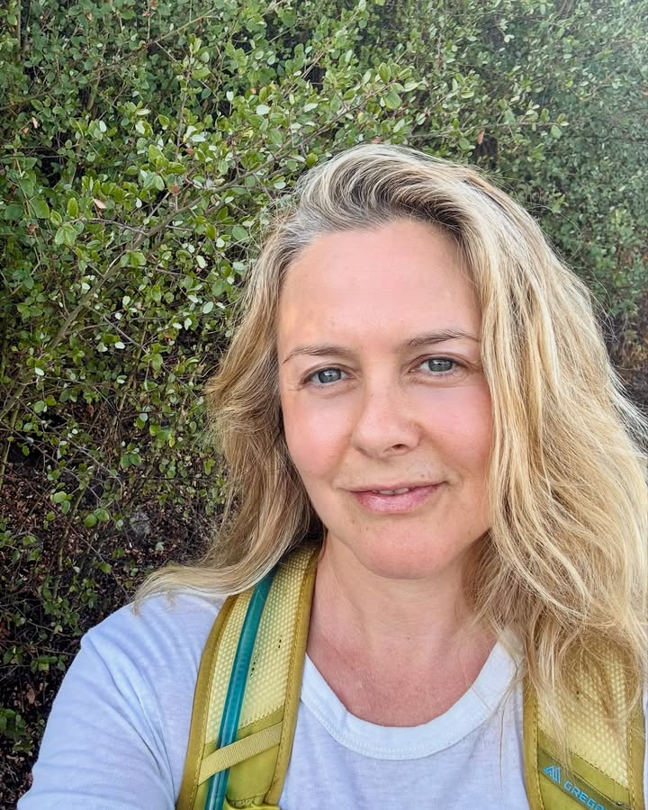 No photo description available.