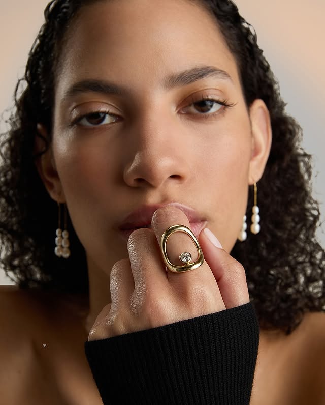 No photo description available.