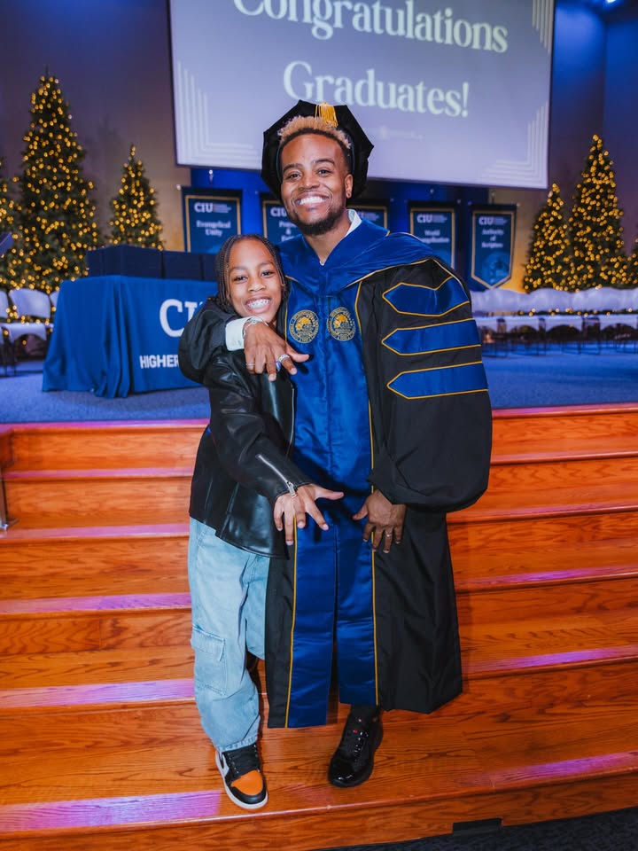 May be an image of ‎child and ‎text that says '‎ongratulation atulations wtees Graduates! CIU โ c CIUI CUB ش CT HGHES HIGHER‎'‎‎