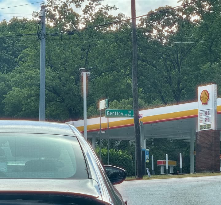 No photo description available.