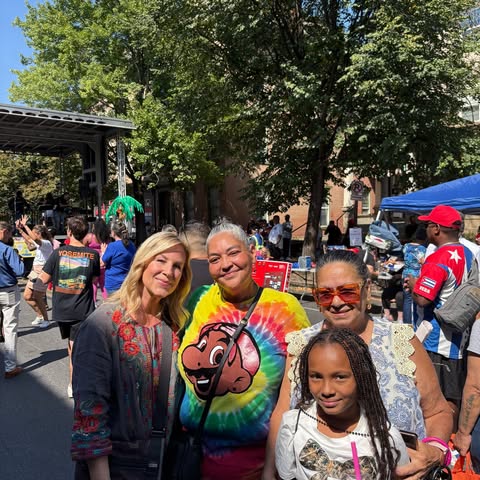 No photo description available.